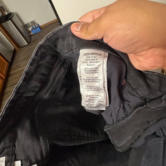 Good American Good Waist Crop Skinny Black Plus Size 20 Distressed Hem - Picture 9 of 10